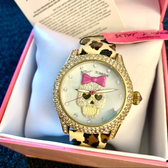 Betsey Johnson Accessories - ✨HP✨ NWT Betsey Johnson Skull Leather Watch 🎀💀
